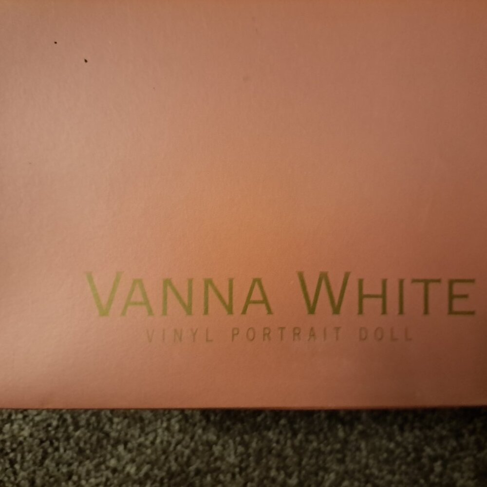 NIB Vintage Franklin Mint VANNA WHITE VINYL PORTRAIT DOLL, LADY IN RED RARE - Picture 10 of 11